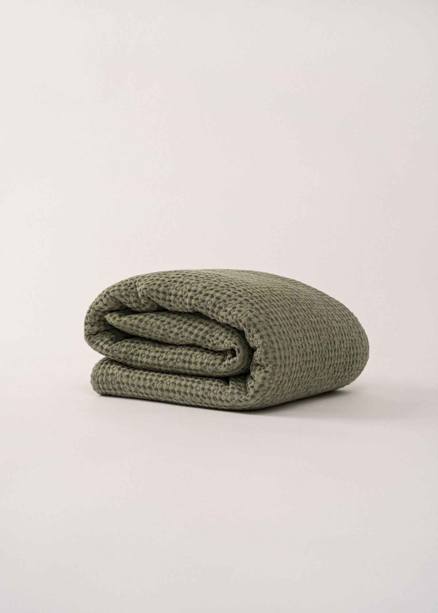 AmourLinen Linen waffle blanket Linen waffle blanket in Moss Green Linen waffle blanket in Moss Green