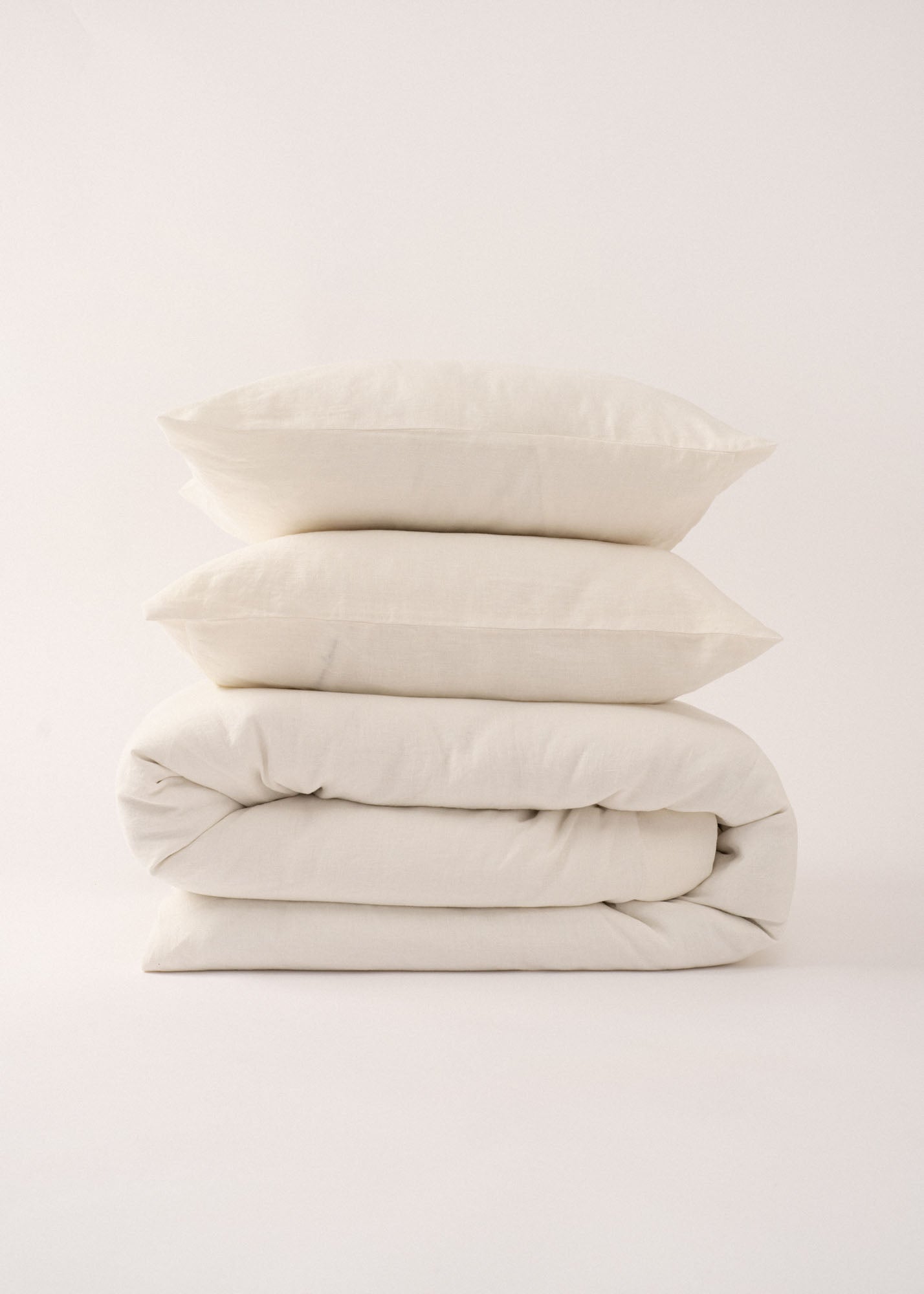 AmourLinen Linen bedding set Linen bedding set in White Linen bedding set in White