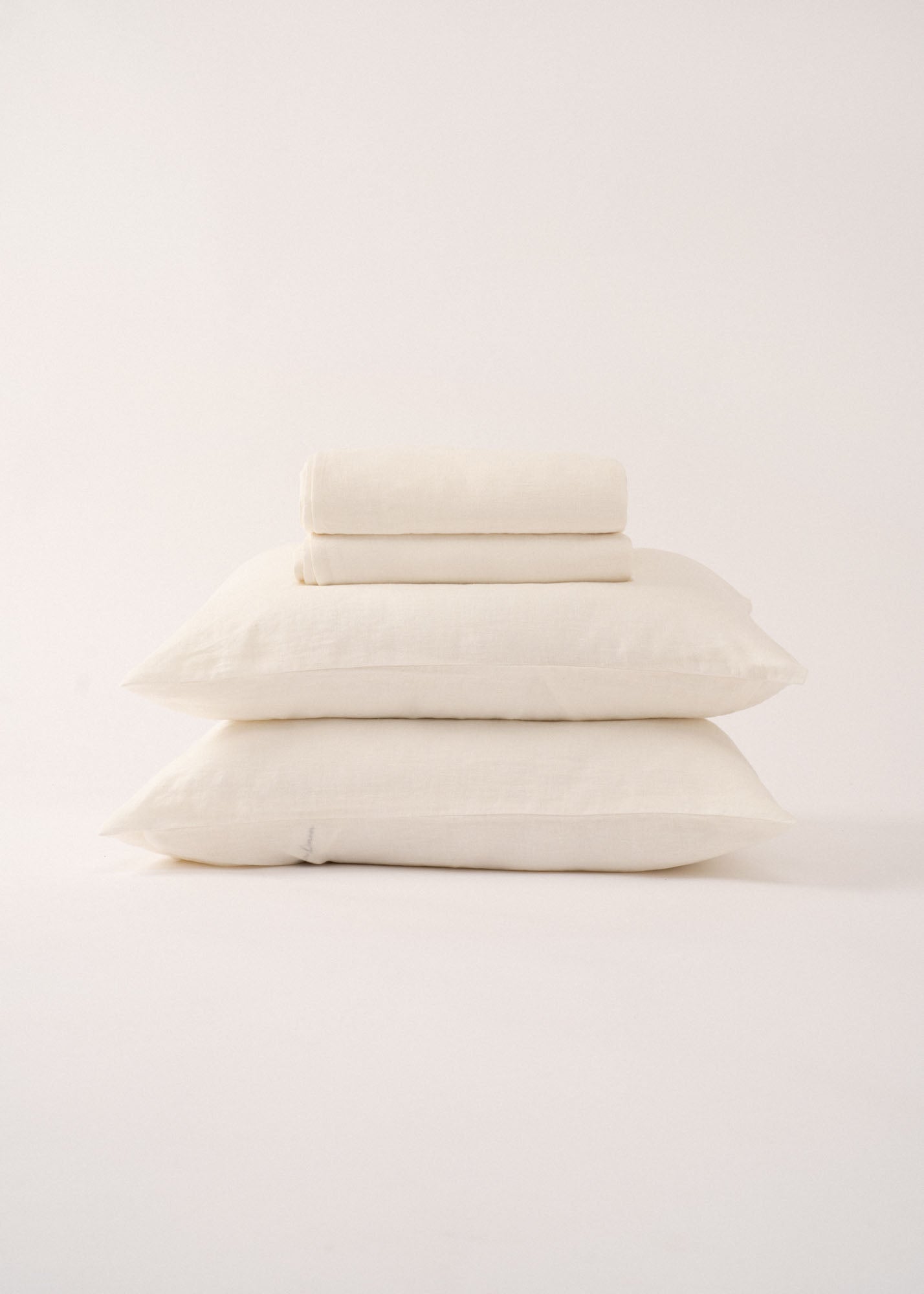 AmourLinen Linen sheets set Linen sheets set in White Linen sheets set in White